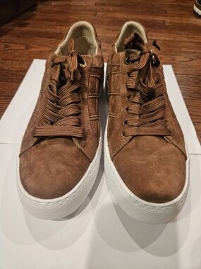 Vaneli Sport Suede Platform Sneakers Brown Lace-Up Size 7.5 Comfort Chic